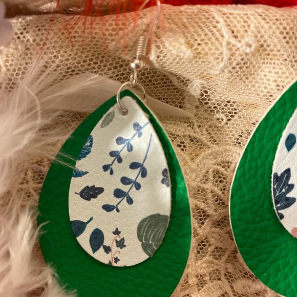 Spring earrings. - Picture 2 of 3